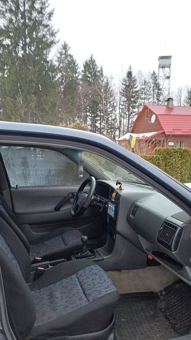 Продам  Volkswagen Passat 1.8Газ/бензин.