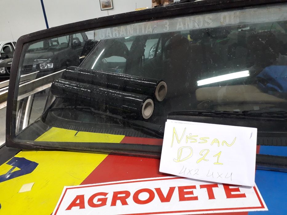 Nissan d 21 oculo trazeiro e forro do teto