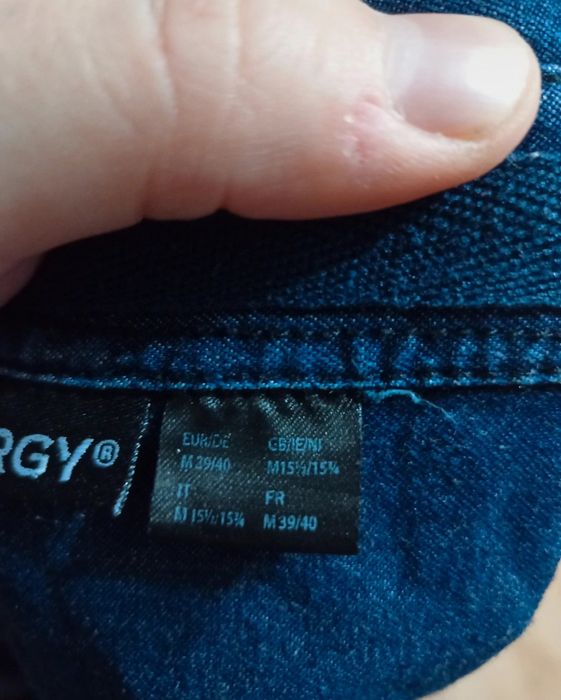 Koszula męska Livergy w stylu jeansowej z długim rękawem.