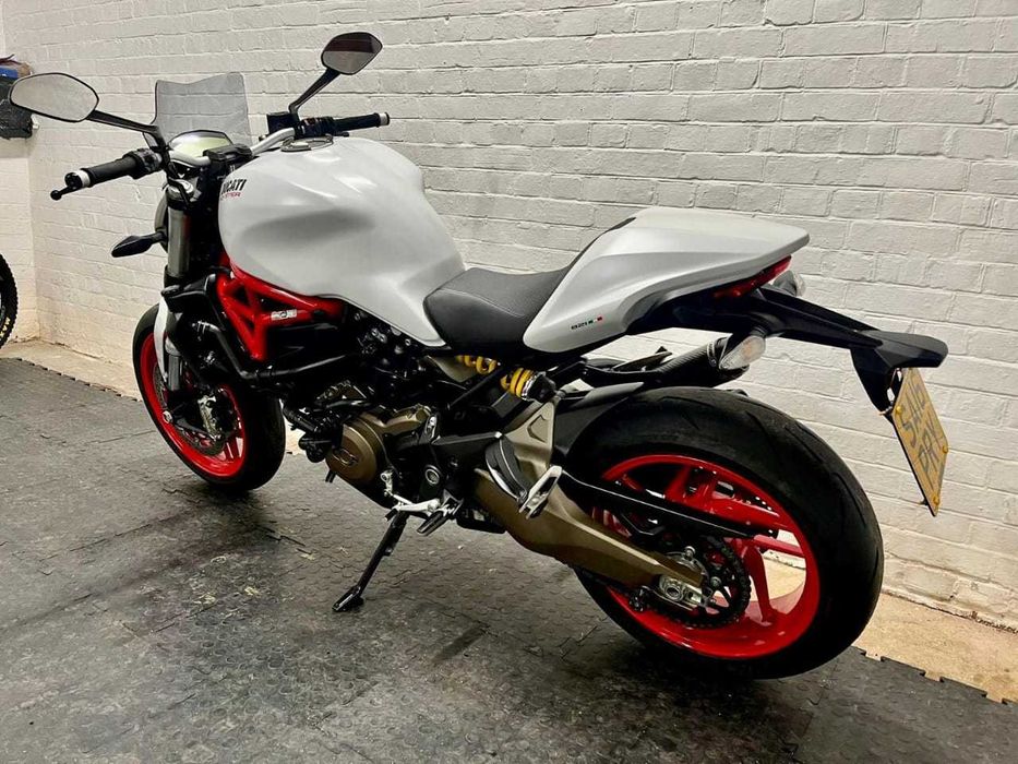 DUCATI 2016 Monster 821