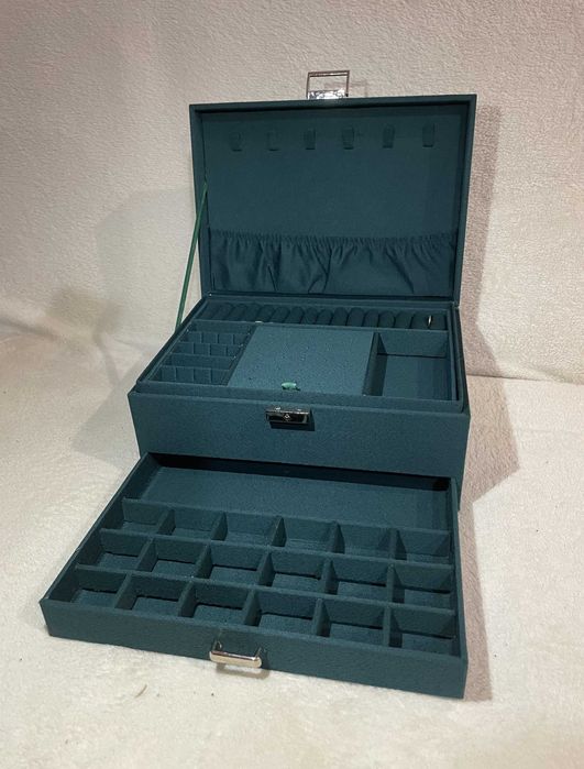 Elegancki kuferek na biżuterię zamszowy - organizer