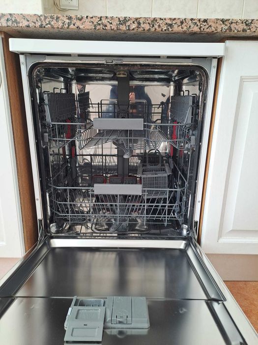 Máquina de lavar a loiça whirlpool