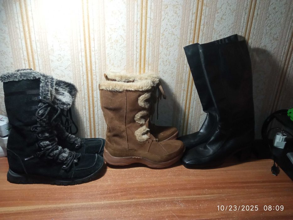 ЛОТ Нове Жіноче Шкіряне Зимове Взуття Розмір 39-40 Skechers Merona США