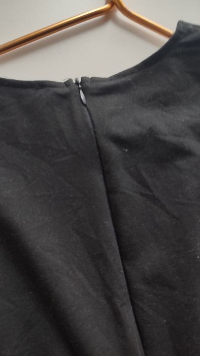 Елегантна жіноча сукня, розмір М