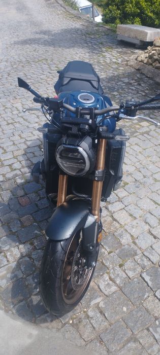 Moto Honda CB 650 r