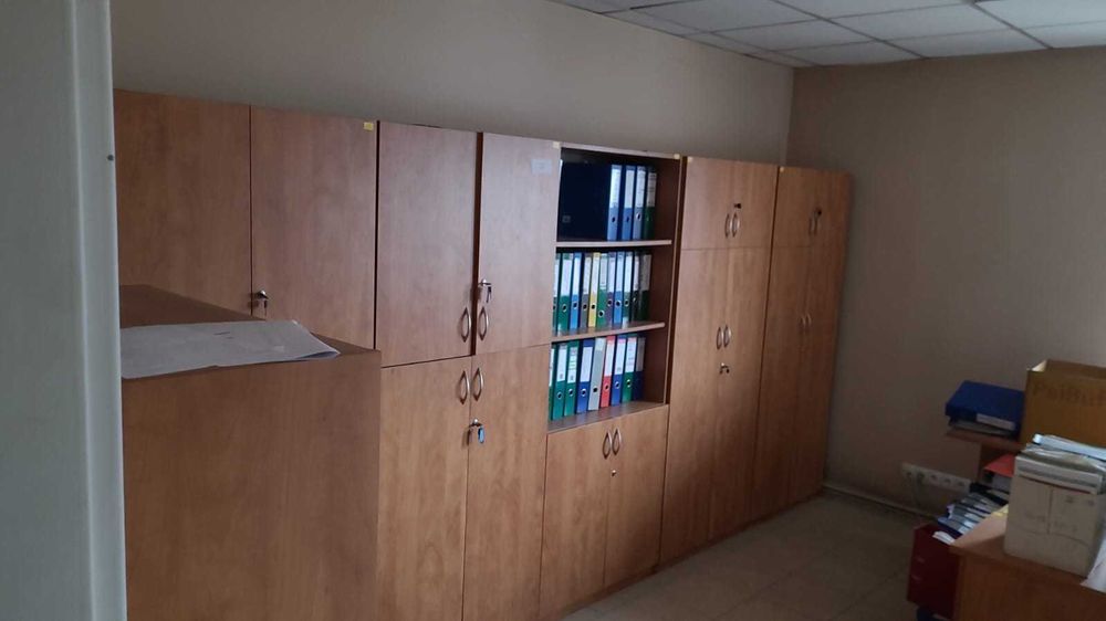 Syndyk sprzeda ruchomości - meble biurowe wg wykazu