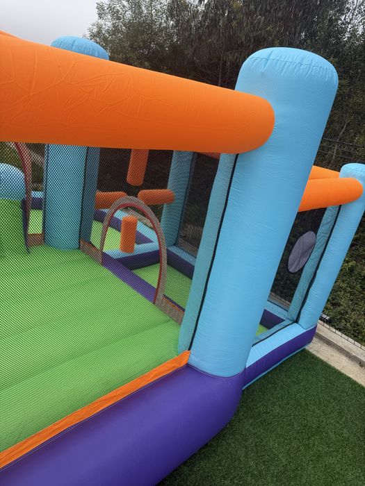 Aluga-se insuflavel para festas