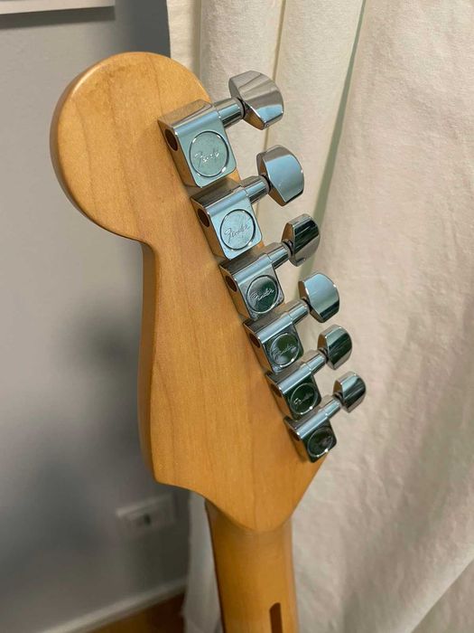 Fender Standard Stratocaster Mexico 1998г НОВАЯ +тюнер Fender