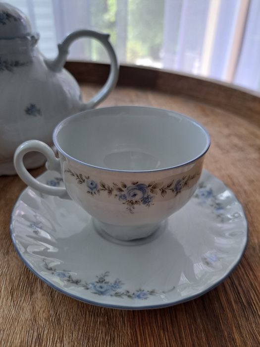 Piękny zestaw dzbanek, mlecznik, filiżanka z podstawką Seltmann weiden