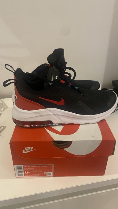 Nike Air Max Motion 2