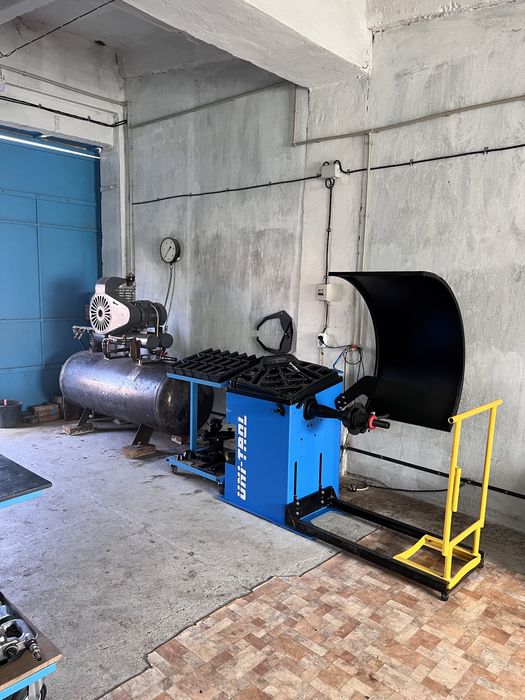 Комерційна нерухомість, заправка, шиномонтаж