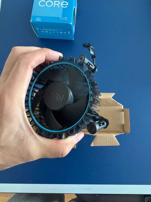 Intel Core i3-12100F LGA1700 com caixa e cooler original