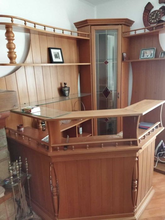 Барна стійка з стінкою , бук