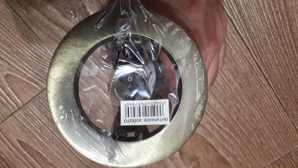 Точечные светильники новые.