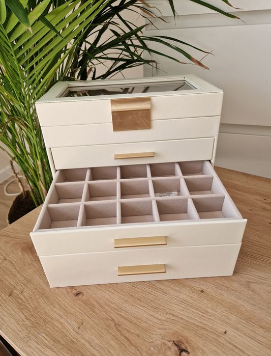 Nowy kuferek na biżuterię skórzany luksusowy nowy na prezent