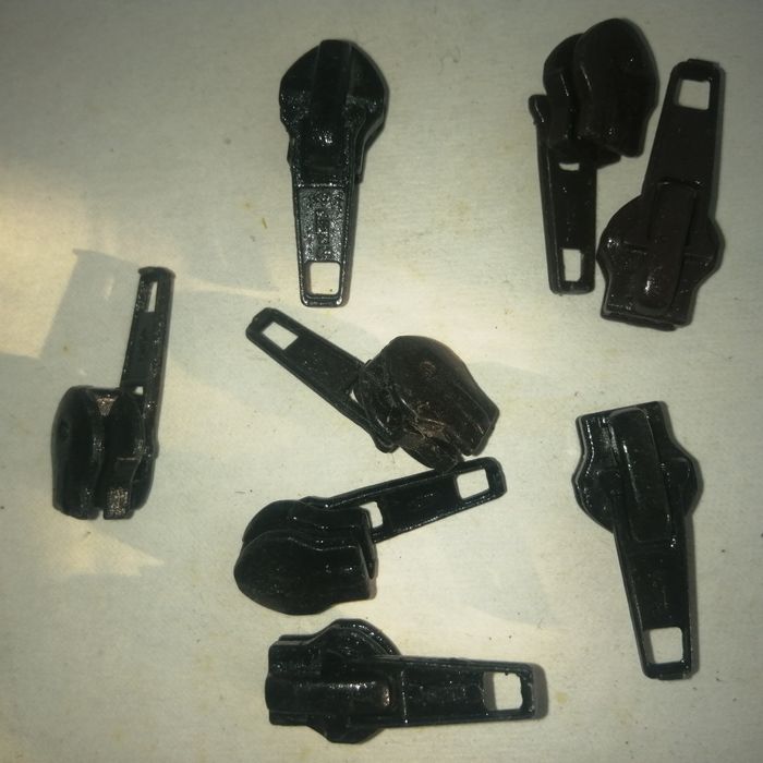 Рулонная зиперная молния с бегунками