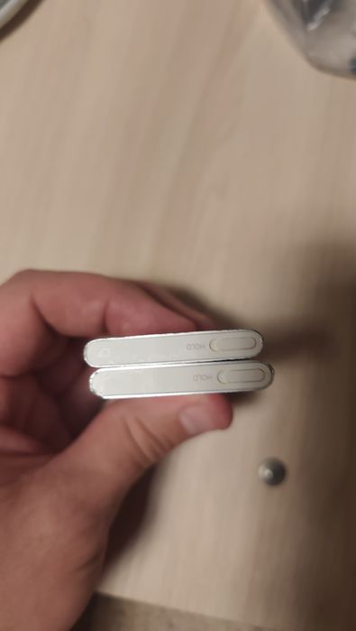 Два плеєри Apple iPad nano 2 другого покоління