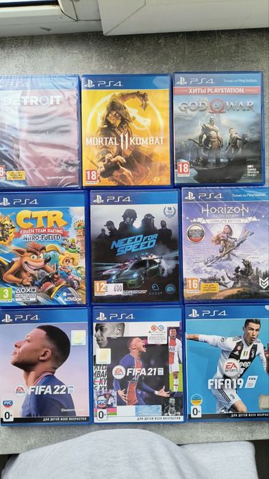 PlayStation 4 + 2 джойстики + 9 ігор | Повний комплект