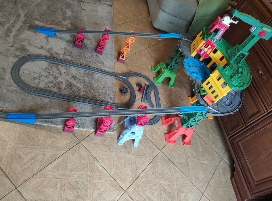 Fisher-Price Tomek i Przyjaciele Superstacja Zestaw Super Stacja FGR22