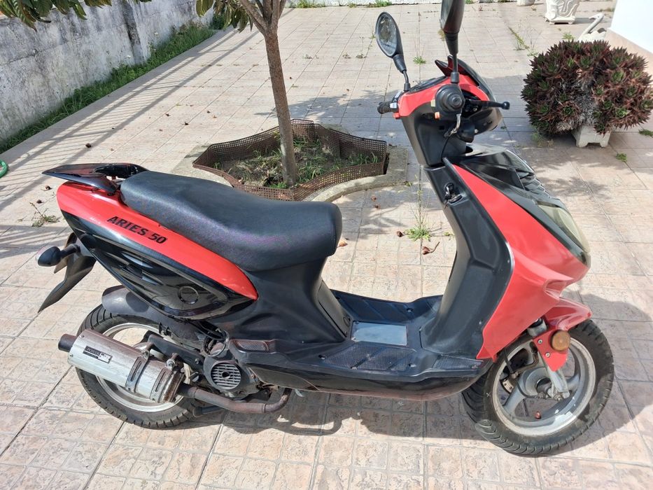 Scooter Azel Aries
