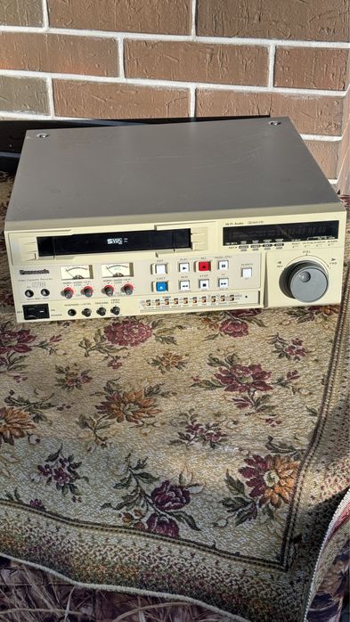 Профессиональный видеомагнитофон