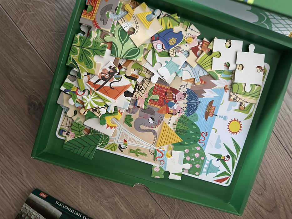 Livro com puzzle -volta ao Mundo em 80 dias