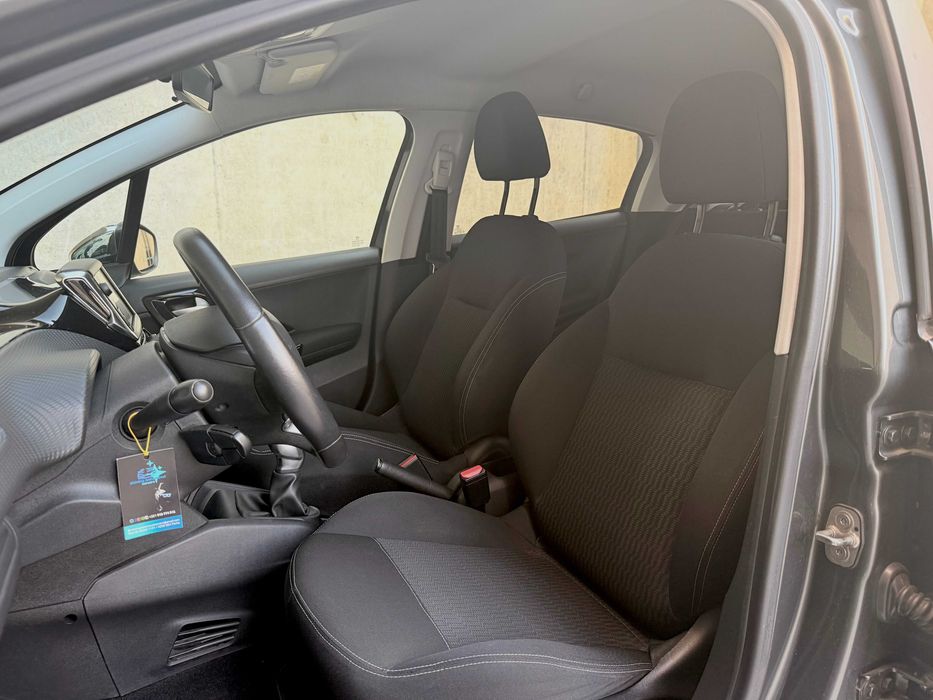 Peugeot 208 1.2 PureTech Style - desde 89€/mês