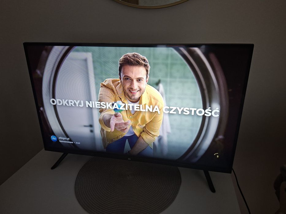 Telewizor Android Wifi Yotube Netflix DVBT2 Hevc bezramkowy polecenia glosowe
