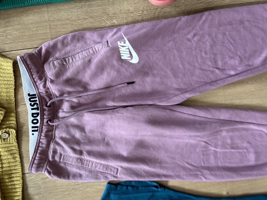 Spodnie dresowe Nike S, paka ubran S