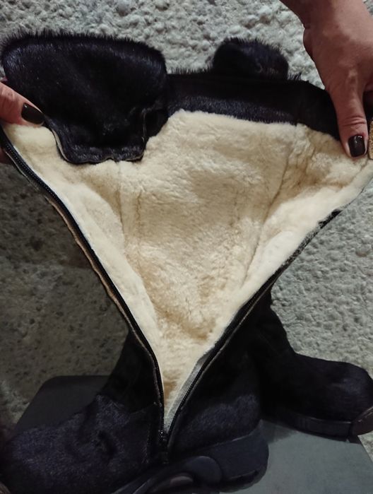 Bumper Pony Hair Fur чоботи до коліна Y2K вінтаж, Італія, 36 розмір