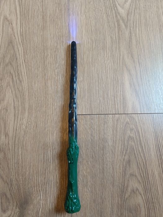 Strój Harry Potter z różdżkami