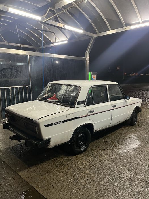 Автомобіль Ваз 21063