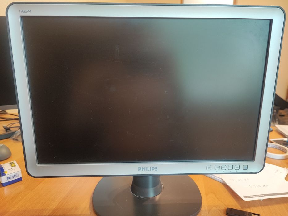 Монитор philips 190 sw