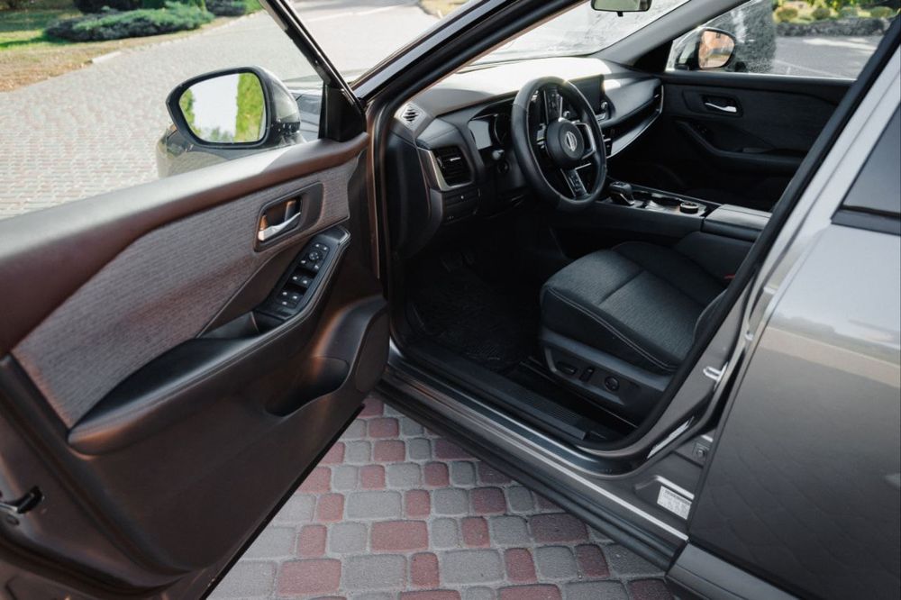 Продам автомобіль Nissan Rogue T333