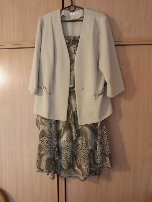 Komplet bluzka + spódnica + żakiet