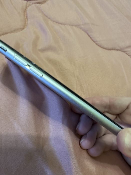 Продам Iphone 6 S