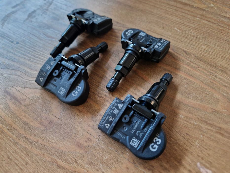 Czujniki ciśnienia kół opon Mazda Oryginalne Nowe OEM Czarne !