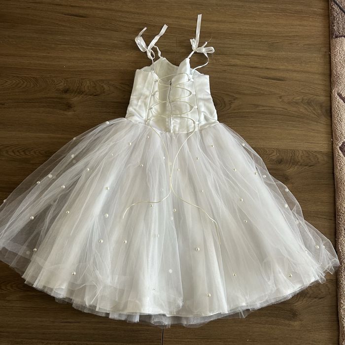 Святкове плаття на дівчинку