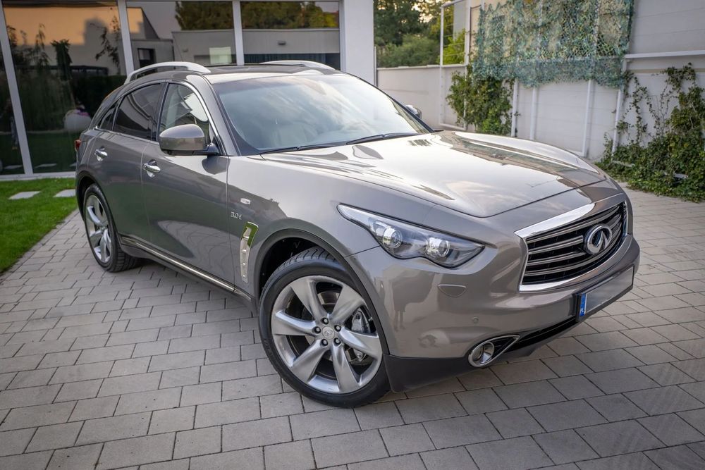 Infiniti QX70