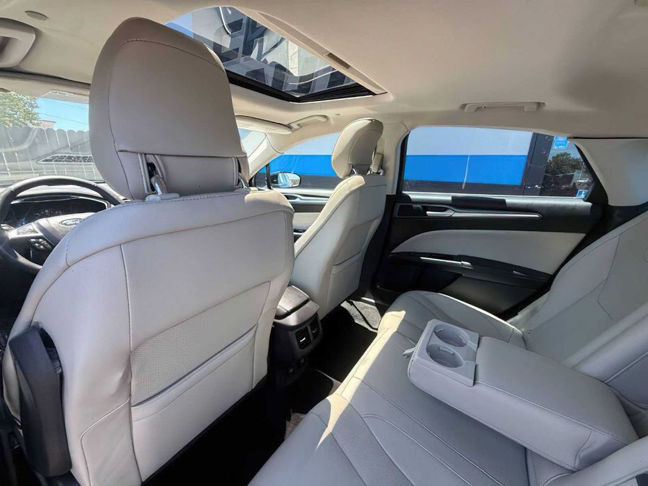 Ford Fusion Titanium      2014