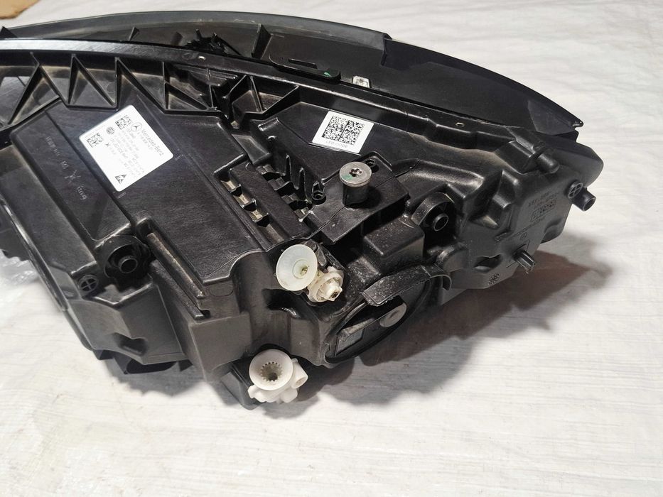 lampa przód przednia prawa mercedes cla ii 2 a118 w118 lift multibeam 2023-2025 a1189061401 cała ladna nie uszkodzona