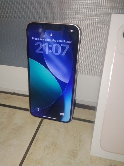 Książka iPhone 13