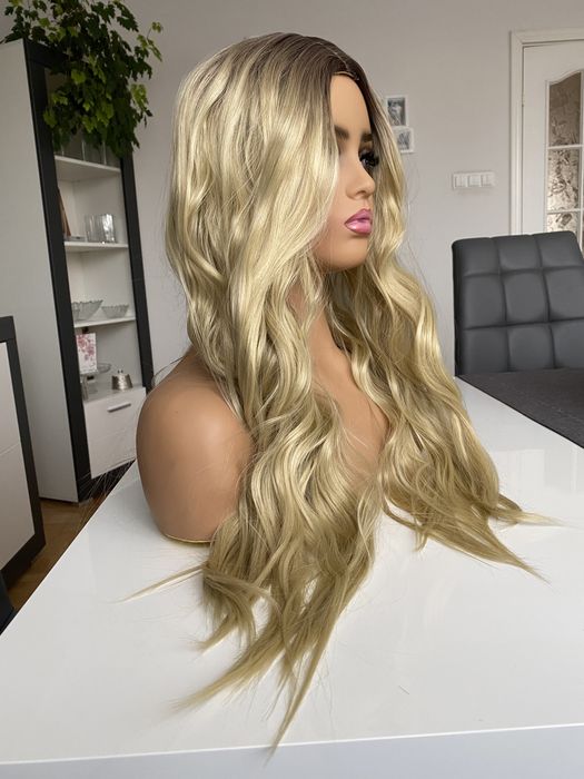 Peruka blond fale odrost 70 cm HIT