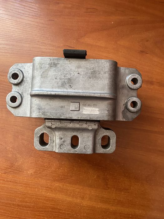 Подушка двигуна Volkswagen Caddy  1.9 ліва