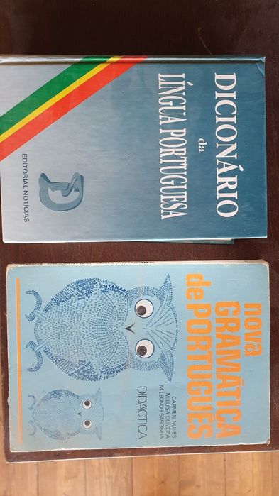 Dicionários língua portuguesa e outras e gramática