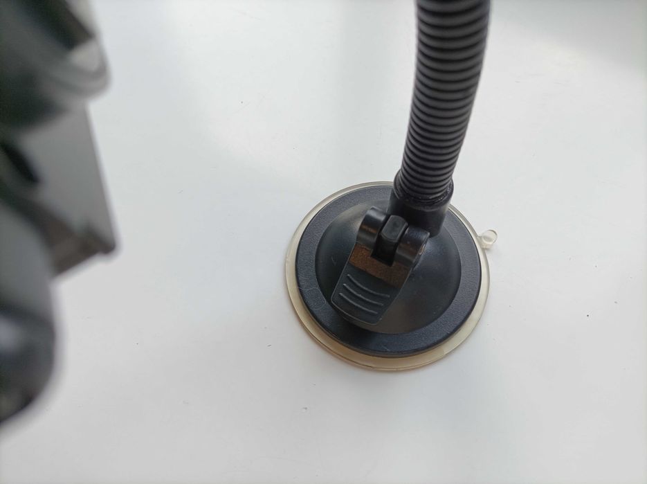 Suporte Ventosa Telemóvel/Smartphone para Automóvel Universal Preto