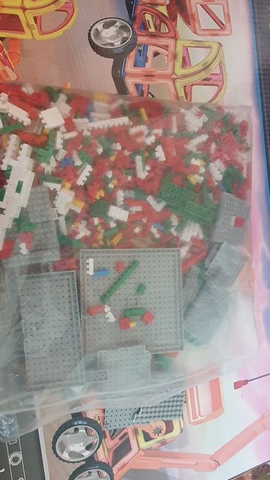 Конструктор + подарок