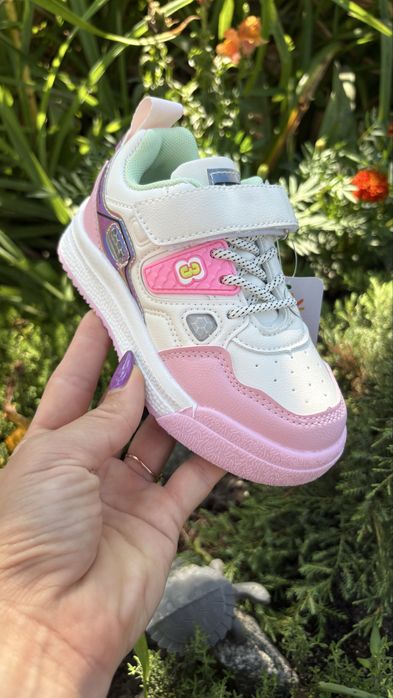 Кросівки для дівчаток 29 р