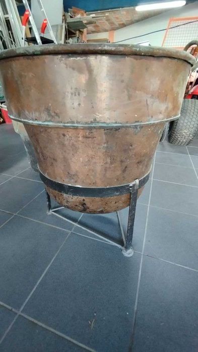 Potes antigos em cobre grandes (velharia/decoração)