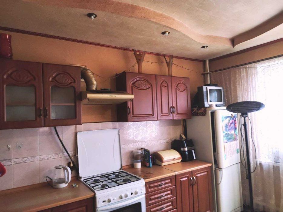 Продається великий будинок в мальовничий Царицанці